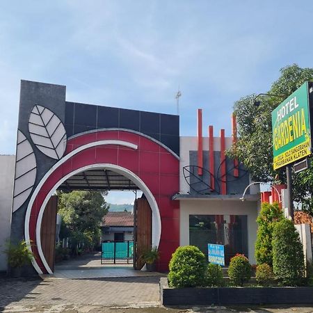Oyo 90831 Hotel Gardenia Prambanan Джокьякарта Экстерьер фото