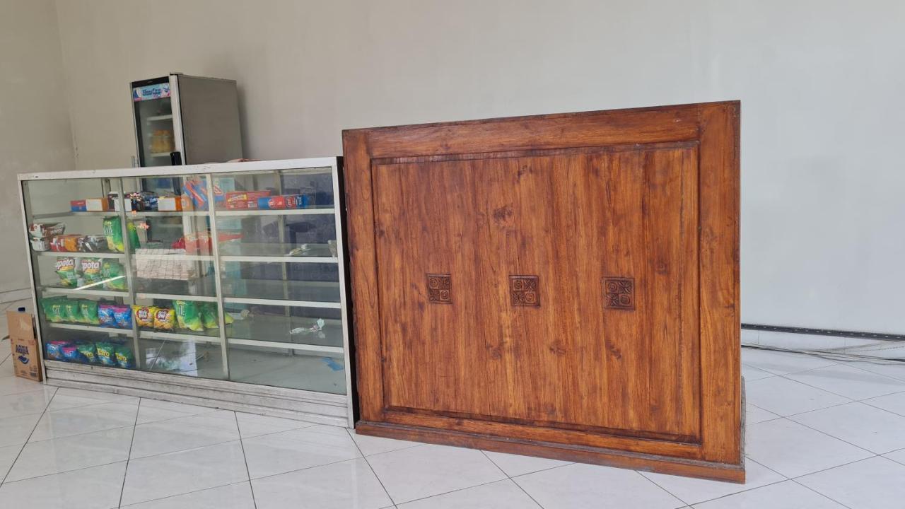 Oyo 90831 Hotel Gardenia Prambanan Джокьякарта Экстерьер фото