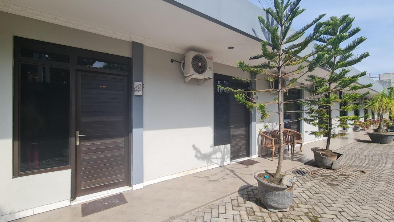 Oyo 90831 Hotel Gardenia Prambanan Surakarta  Экстерьер фото