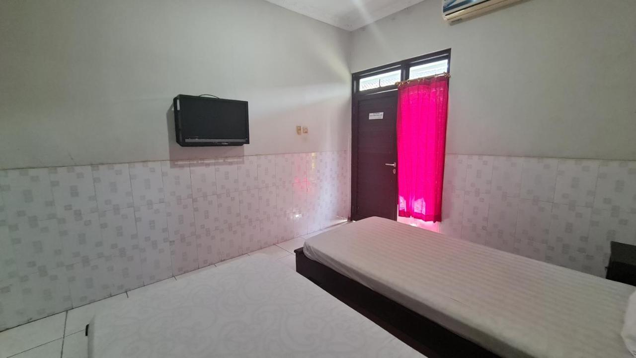 Oyo 90831 Hotel Gardenia Prambanan Джокьякарта Экстерьер фото