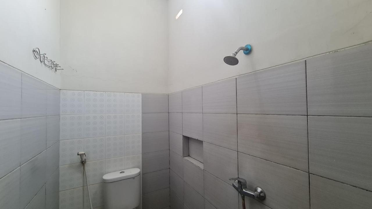 Oyo 90831 Hotel Gardenia Prambanan Джокьякарта Экстерьер фото